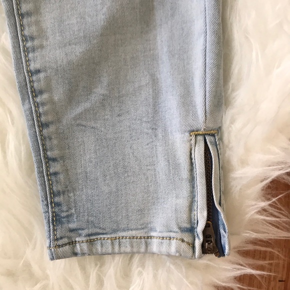 Mid Rise Jeans 👖💙 - Picture 5 of 8